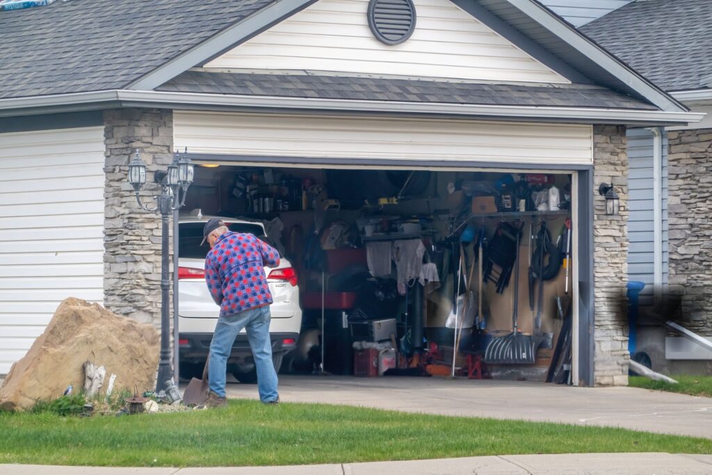 Haulin.ai website image - Personal Itemsâ€‹ 1024x683